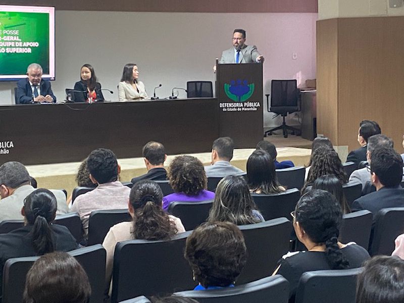 PaisagemPosse da Administração Superior e da equipe auxiliar de gestão da DPE/MA