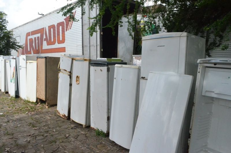 PaisagemDPE e Cemar entregam geladeiras para comunidades